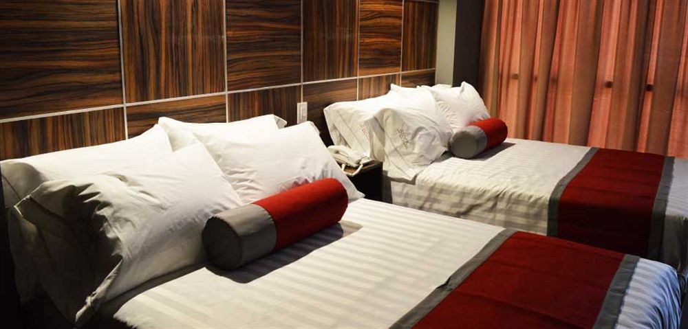 Block Hotel 3*